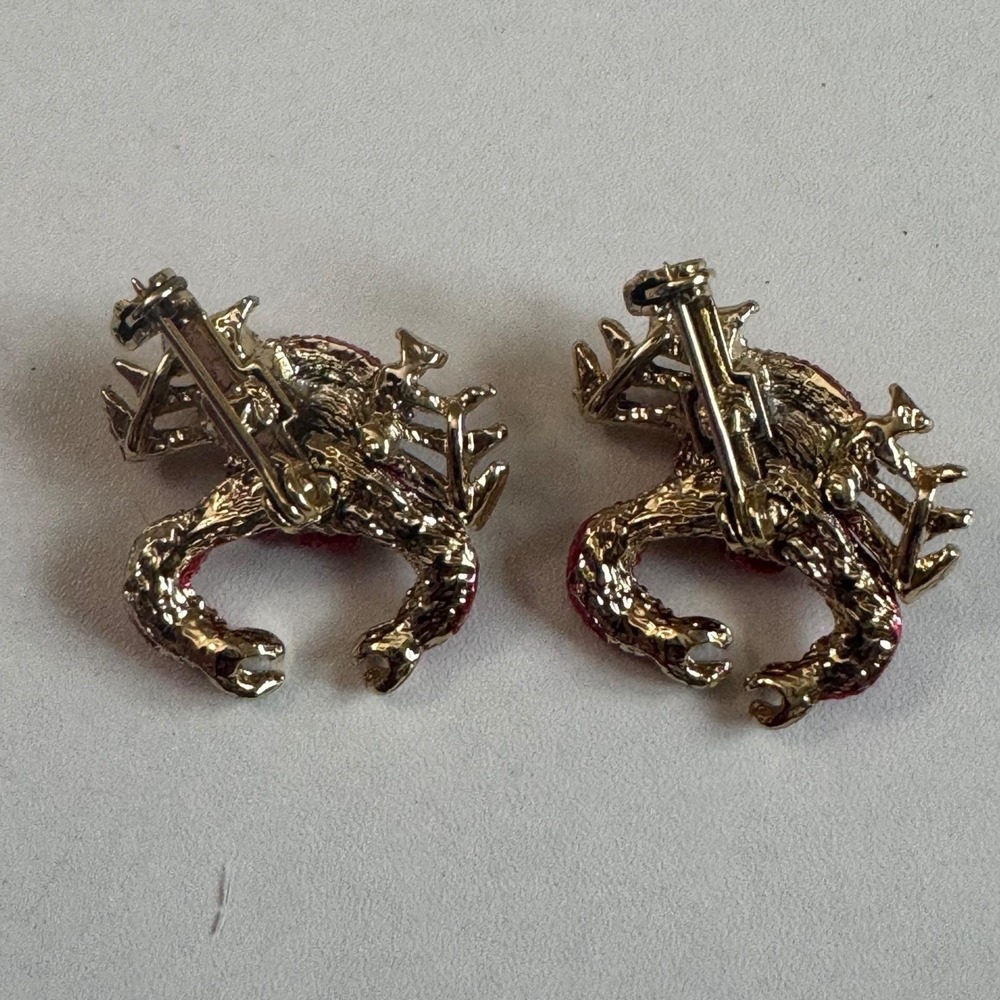 Vintage Red Enamel Crab pair of brooches/pins Gold Tone Nautical Rhinestone Eye - Picture 4 of 9